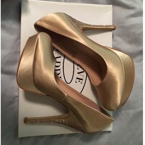 Steve Madden Partyy-R Satin platforms heels NIB